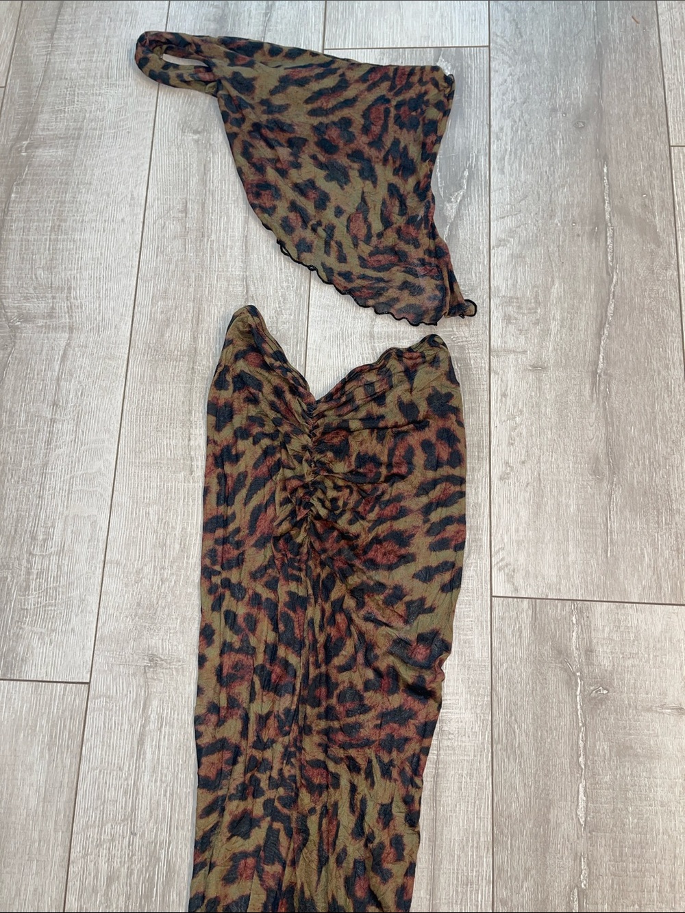 PLT leopard Set - maxi skirt/one shoulder drape top XS- never worn! - Picture 3 of 5